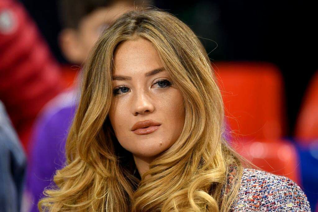 Izabel Kovačić: A Modern Muse of Style, Strength, and Sustainability